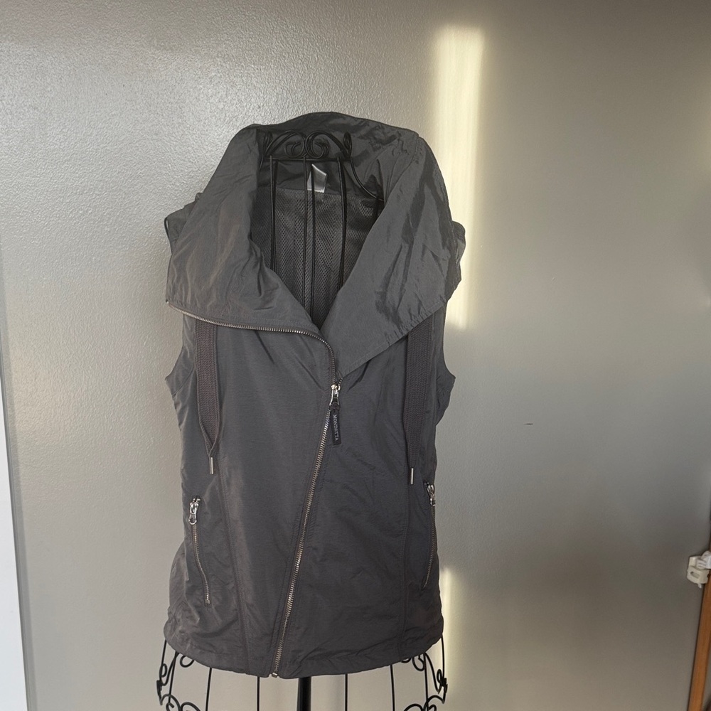Mondetta Charcoal Sleeveless Vest